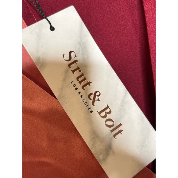 Strut and Bolt NEW Satin Pink Colorblock V Neck Wrap Bodysuit Size Medium - Picture 3 of 7